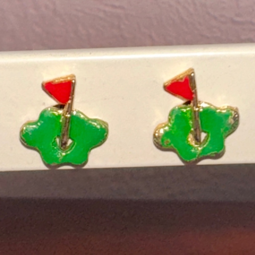 Green & Red Enamel Painted Golf Flag Post‎ Earrings